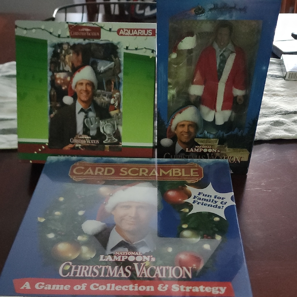 National Lampoon's Christmas Vacation Card Game and Figurine Set